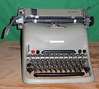 Macchine da scrivere manuali Olivetti, da tavolo e portatili Immagine 9