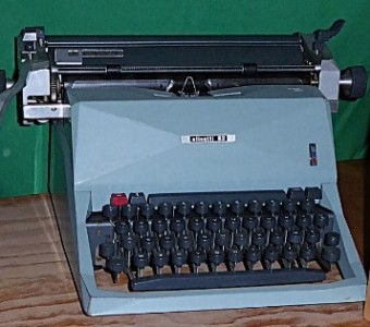 Macchine da scrivere manuali Olivetti, da tavolo e portatili Immagine 15