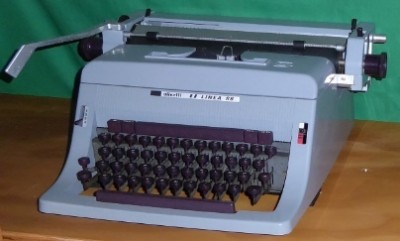 Macchine da scrivere manuali Olivetti, da tavolo e portatili Immagine 16