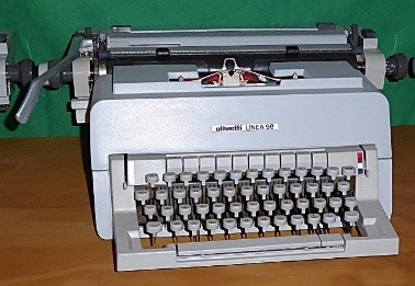 Macchine da scrivere manuali Olivetti, da tavolo e portatili Immagine 20