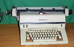 Macchine da scrivere manuali Olivetti, da tavolo e portatili Immagine 22