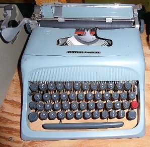 Macchine da scrivere manuali Olivetti, da tavolo e portatili Immagine 30