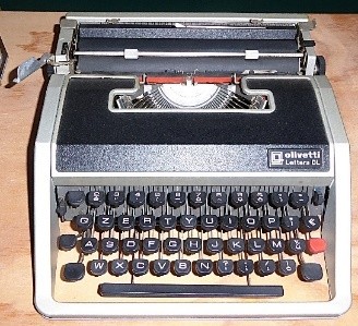 Macchine da scrivere manuali Olivetti, da tavolo e portatili Immagine 38