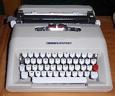 Macchine da scrivere manuali Olivetti, da tavolo e portatili Immagine 42