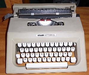 Macchine da scrivere manuali Olivetti, da tavolo e portatili Immagine 44