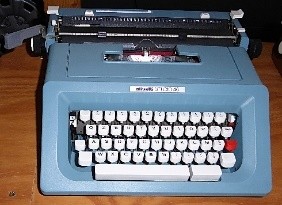 Macchine da scrivere manuali Olivetti, da tavolo e portatili Immagine 46