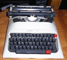 Macchine da scrivere manuali Olivetti, da tavolo e portatili Immagine 49