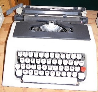 Macchine da scrivere manuali Olivetti, da tavolo e portatili Immagine 55