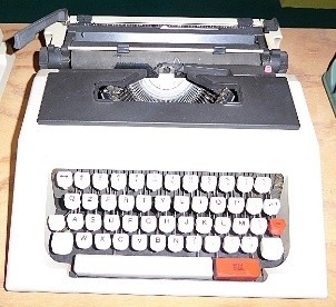 Macchine da scrivere manuali Olivetti, da tavolo e portatili Immagine 56