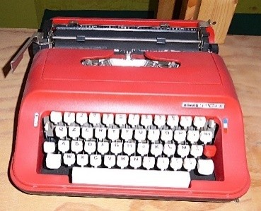 Macchine da scrivere manuali Olivetti, da tavolo e portatili Immagine 60