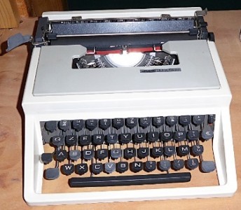 Macchine da scrivere manuali Olivetti, da tavolo e portatili Immagine 61